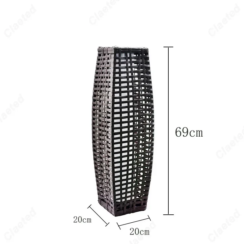 Solar-Stehlampe für den Außenbereich aus geflochtenem Rattan-Optik – Orbanya