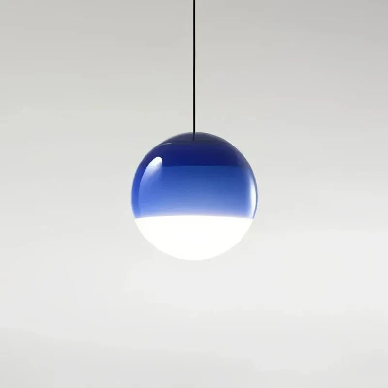 Bunte LED Pendelleuchte Kugel aus Glas für Esszimmer