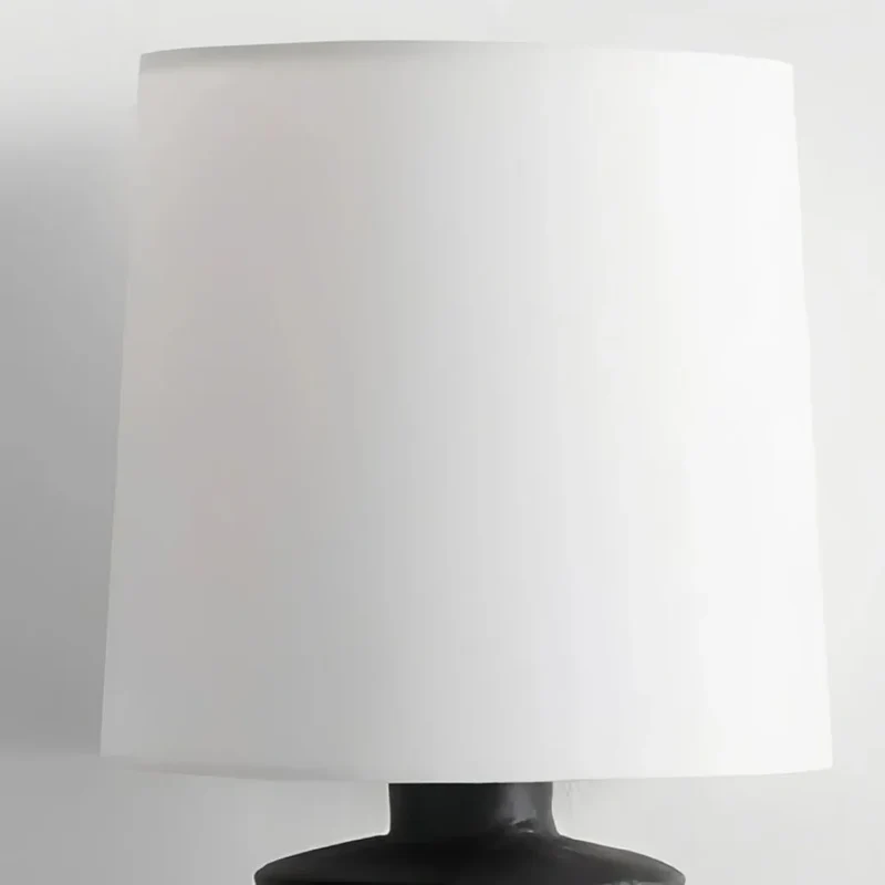 Vintage Wandleuchte mit weißem Stoffschirm für das Esszimmer