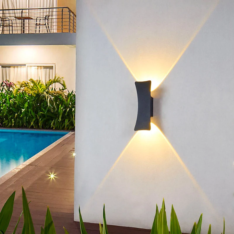 Minimalistische Wandleuchte aus Aluminium – Eclara