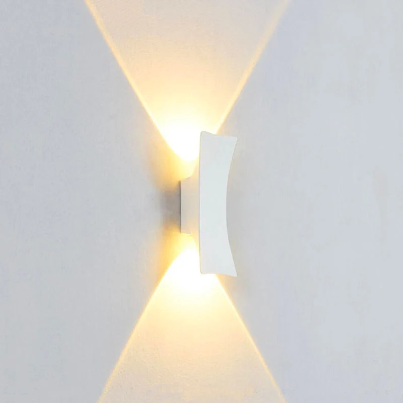 Minimalistische Wandleuchte aus Aluminium – Eclara