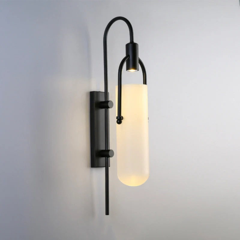 Moderne Wandleuchte in Gold und Schwarz – Estanor