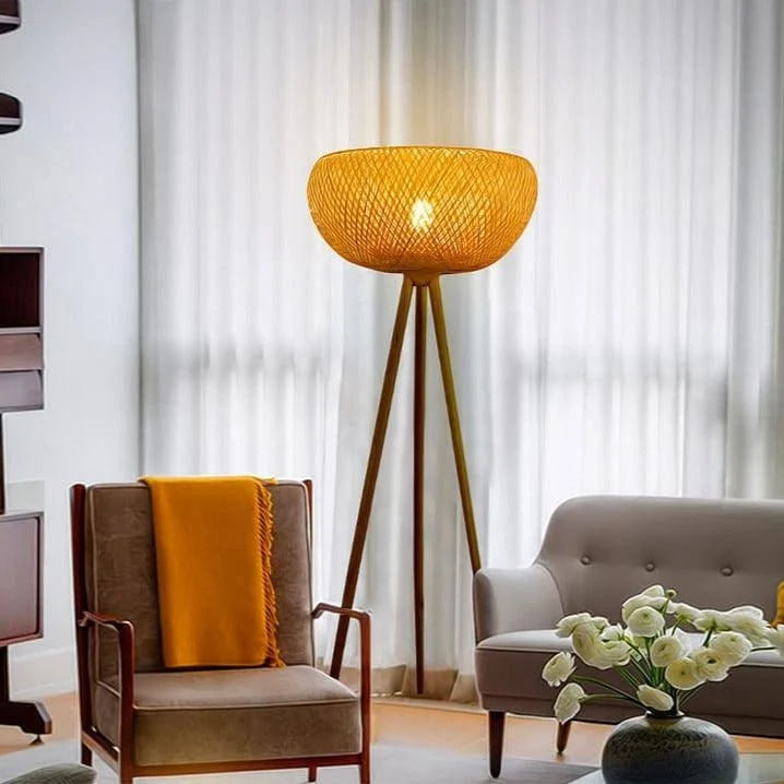 Stehlampe aus Rattan und schwarzem Metall für Wohnzimmer – Rotanique