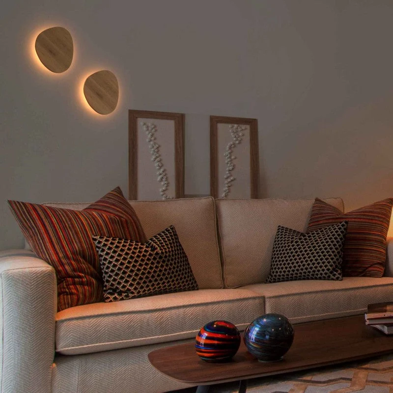 Elegante Wandleuchte aus Holz für Innenräume – Armonille