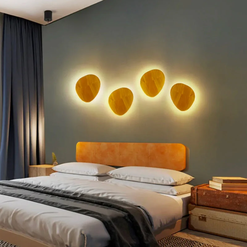 Elegante Wandleuchte aus Holz für Innenräume – Armonille