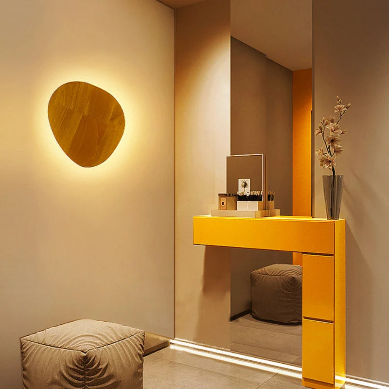 Elegante Wandleuchte aus Holz für Innenräume – Armonille
