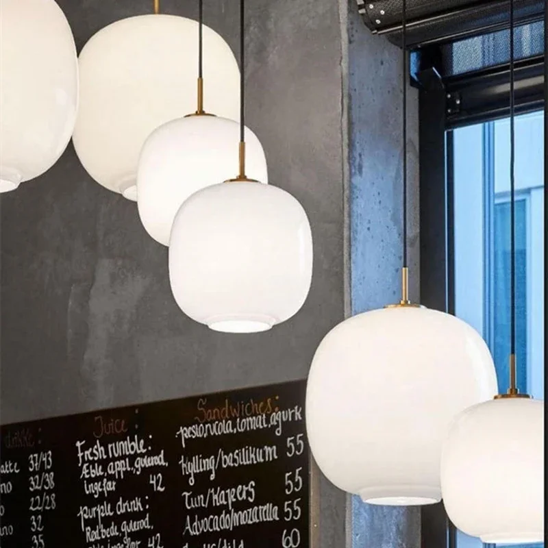 Minimalistische Hängeleuchte aus weißem Glas für die Küche – Solmara