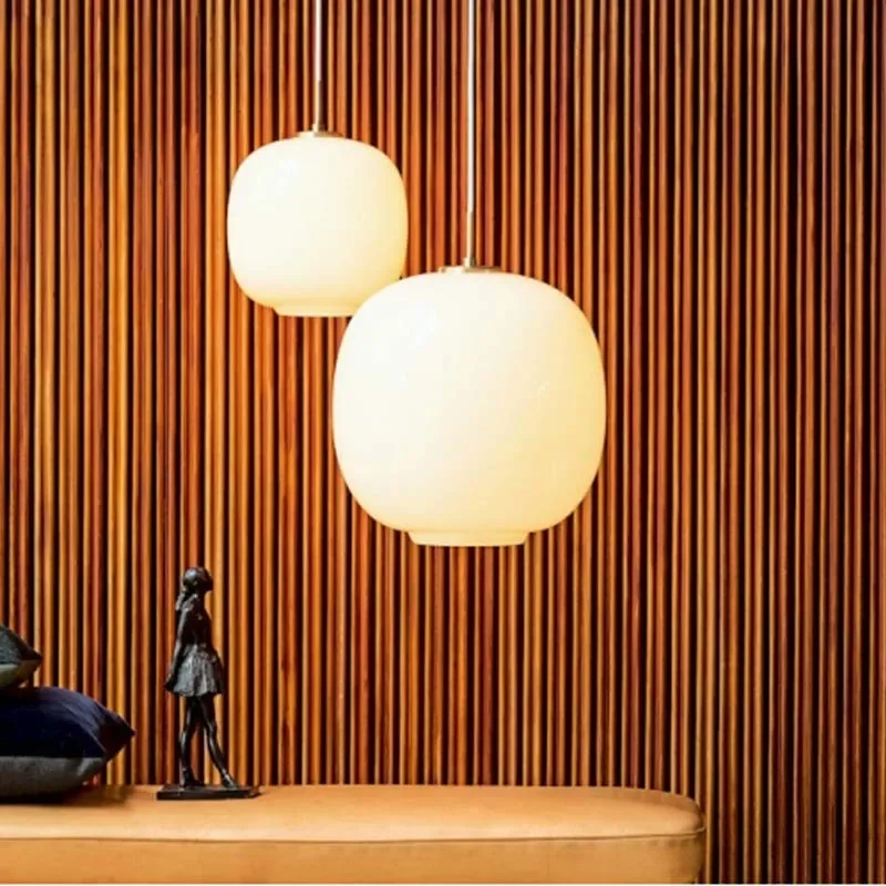 Minimalistische Hängeleuchte aus weißem Glas für die Küche – Solmara