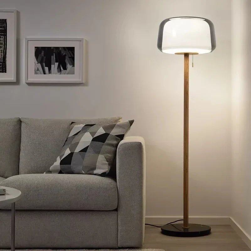 Moderne Stehlampe aus Glas für Wohnzimmer – Solstice