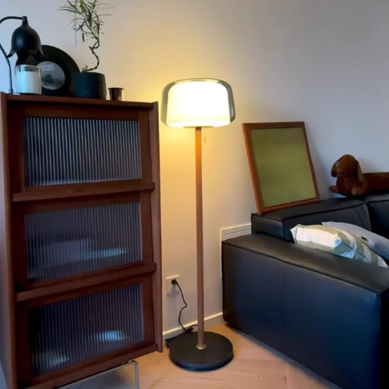 Moderne Stehlampe aus Glas für Wohnzimmer – Solstice