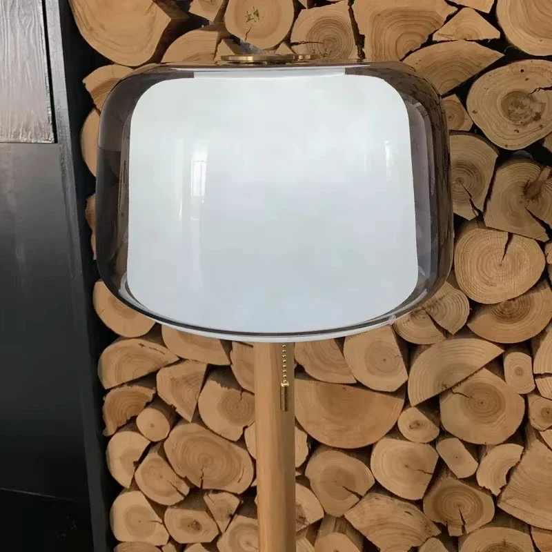 Moderne Stehlampe aus Glas für Wohnzimmer – Solstice