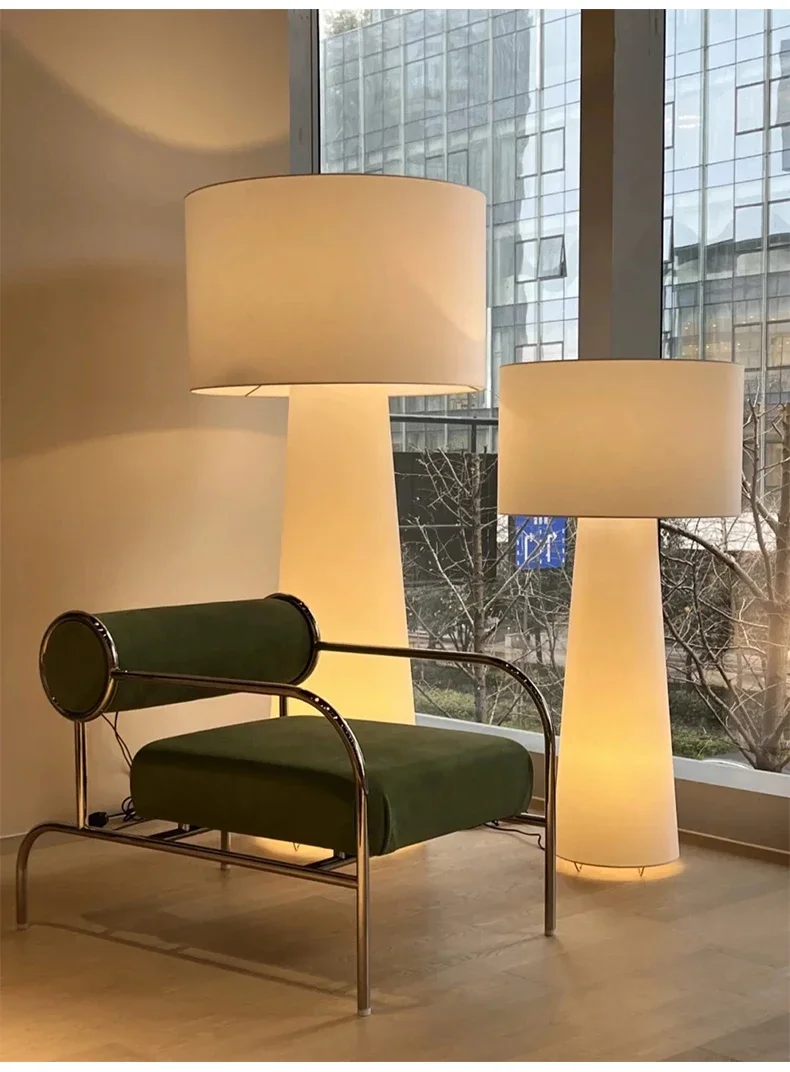 Stehlampe aus Stoff und Eisen im nordischen Design – Armonello