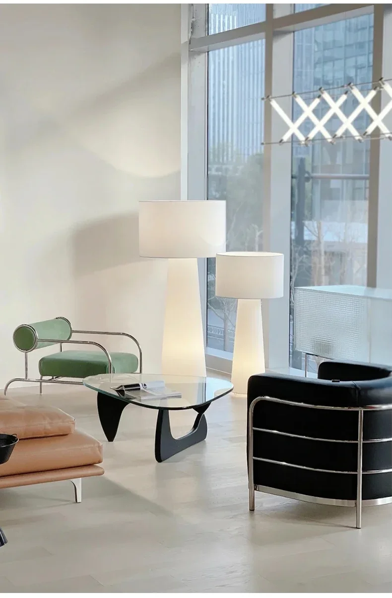 Stehlampe aus Stoff und Eisen im nordischen Design – Armonello