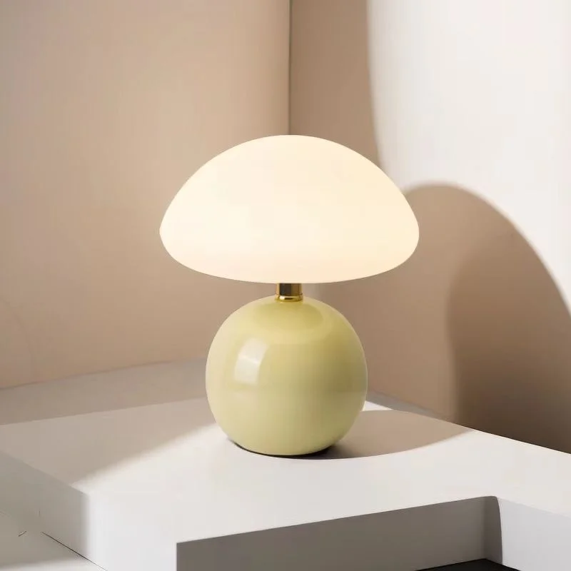 Keramische Tischlampe in Creme für Schlafzimmer – Aureolys