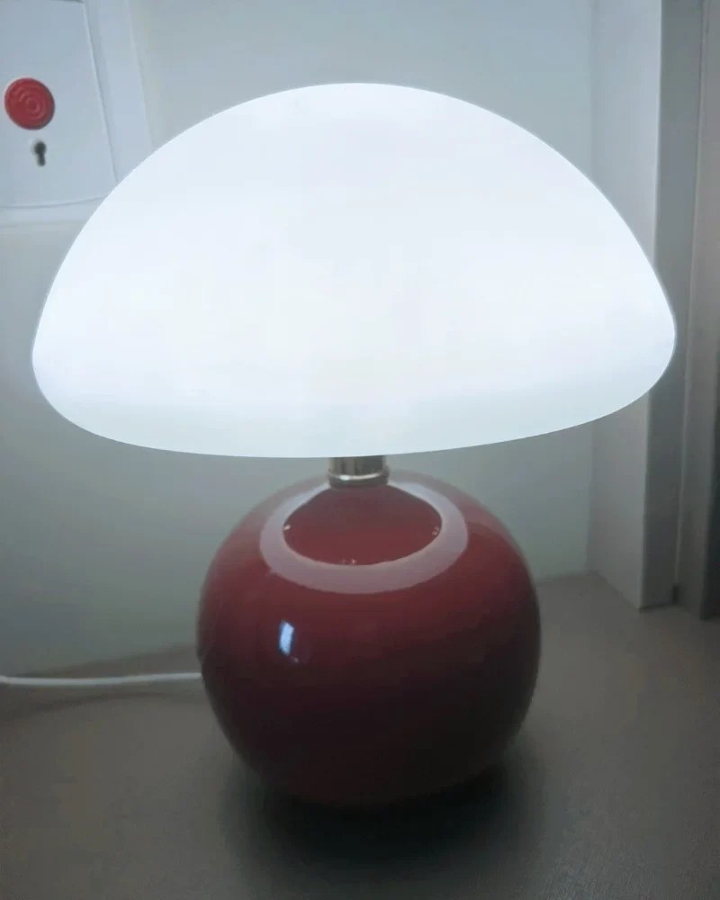 Keramische Tischlampe in Creme für Schlafzimmer – Aureolys