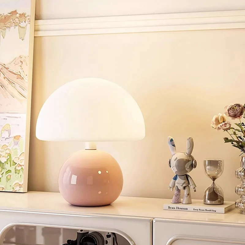 Keramische Tischlampe in Creme für Schlafzimmer – Aureolys