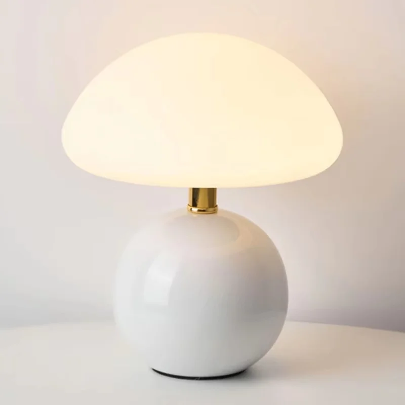 Keramische Tischlampe in Creme für Schlafzimmer – Aureolys