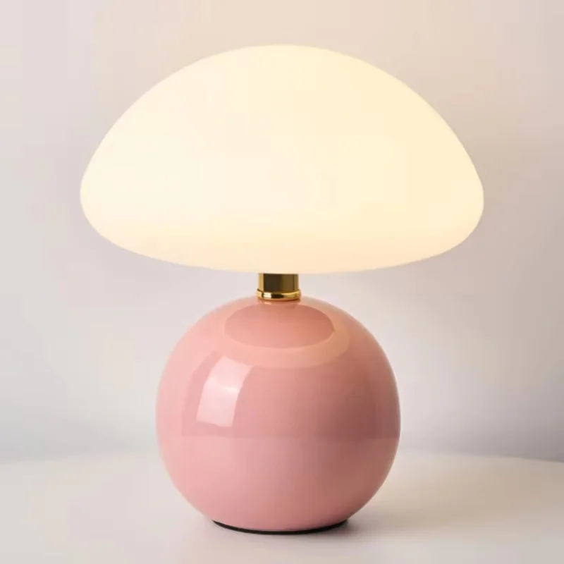 Keramische Tischlampe in Creme für Schlafzimmer – Aureolys