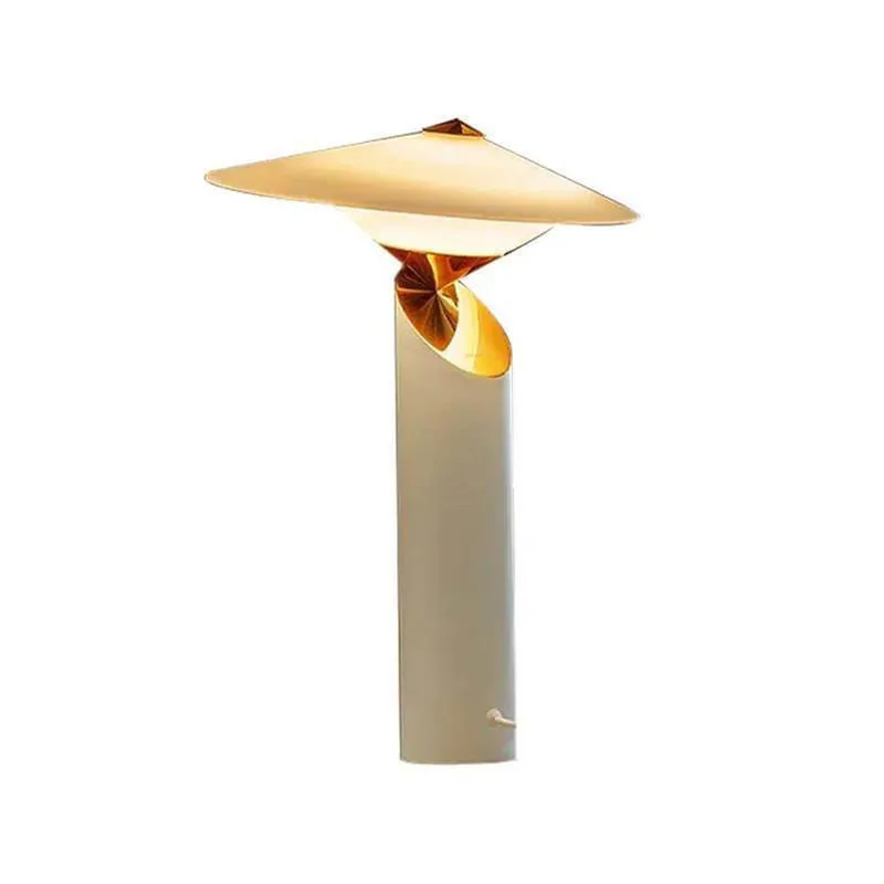 Klassische Metall-Tischlampe für Schlafzimmer – Bellarte