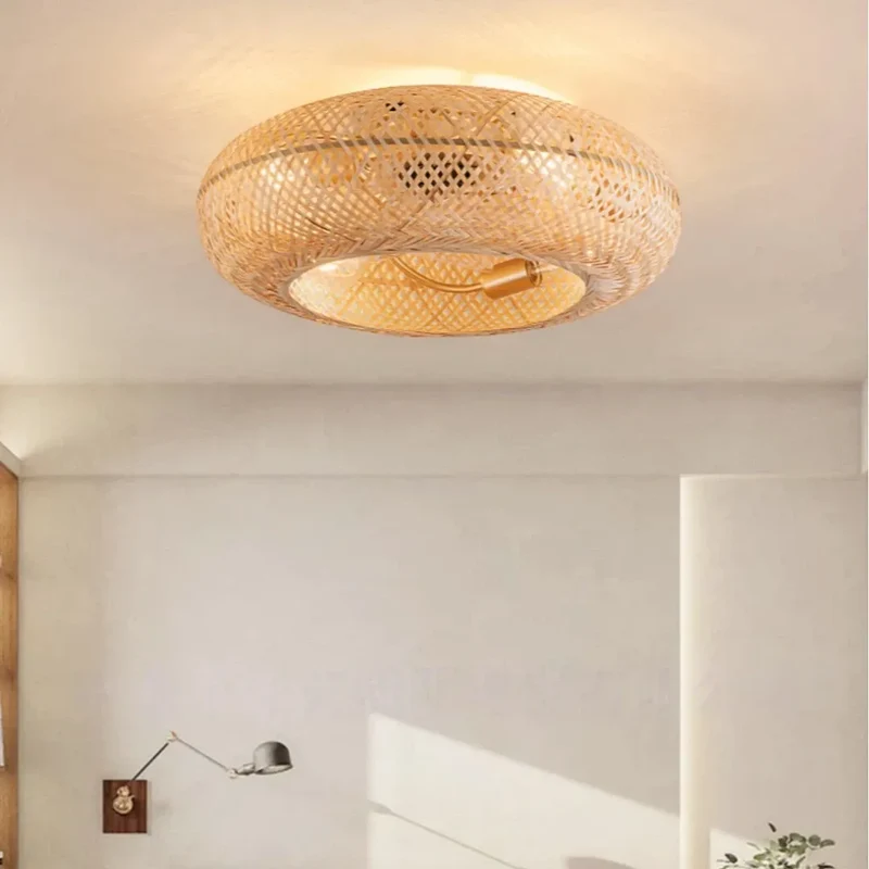Kleiner Bambus-Deckenventilator mit Licht im Vintage-Stil