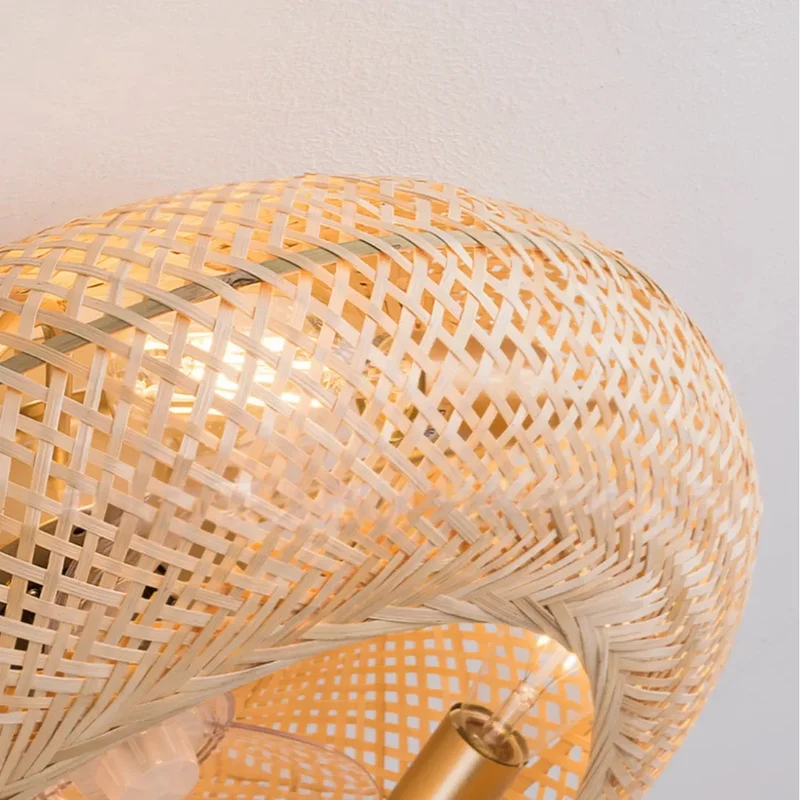 Kleiner Bambus-Deckenventilator mit Licht im Vintage-Stil