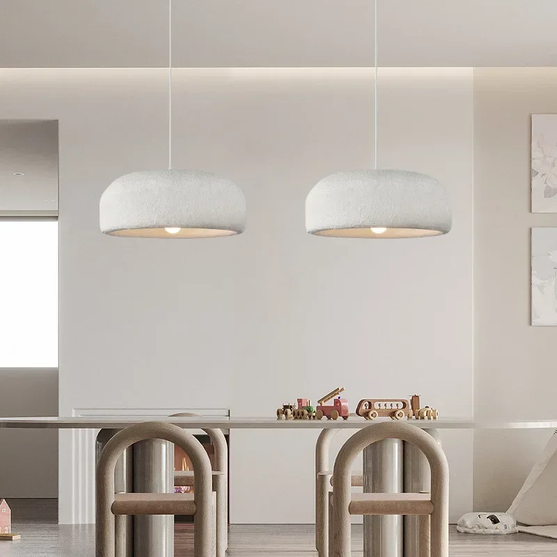 Minimalistische LED-Hängeleuchte aus Polymer für Bars und Restaurants – Zélynor
