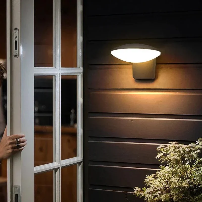 Solarwandleuchte im Untertassen-Design – Arthemysia