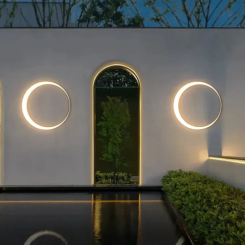 Flache LED-Außenwandleuchte im Ringdesign, Schwarz