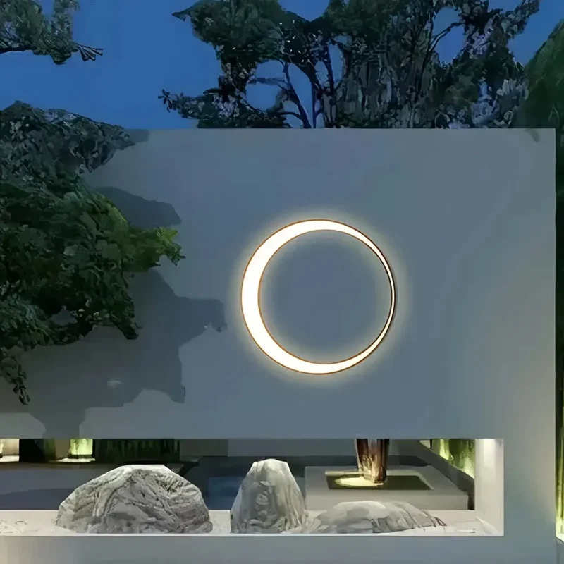 Flache LED-Außenwandleuchte im Ringdesign, Schwarz