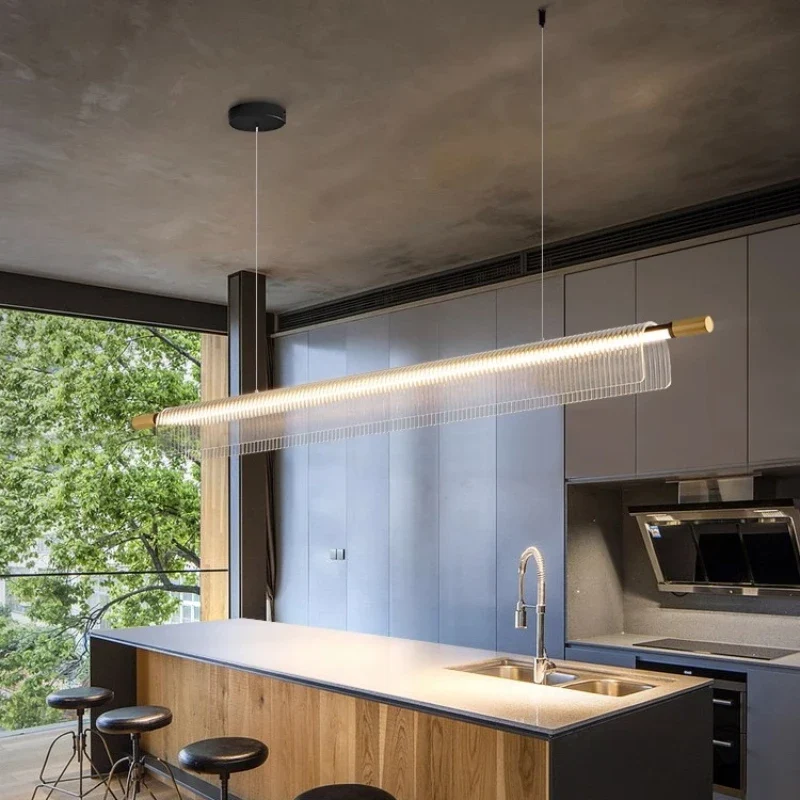 Moderne Metall-Hängeleuchte für Büros und Bars – Candelara