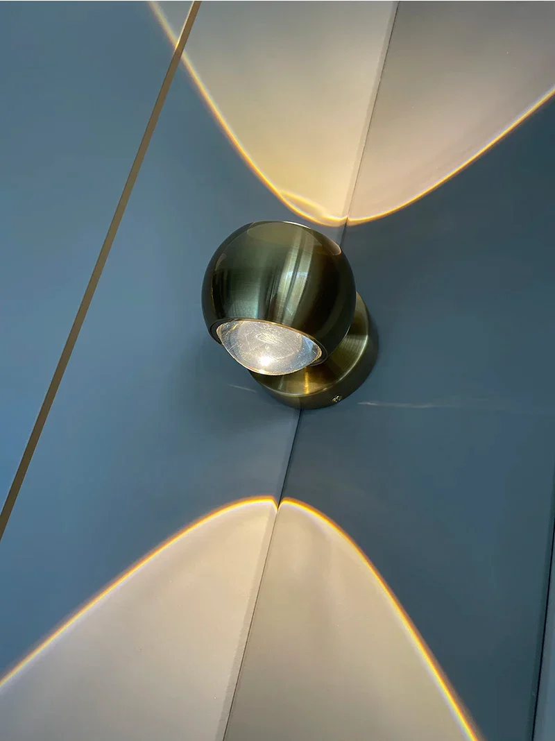 Minimalistische Wandleuchte aus Aluminium – Alumiscape