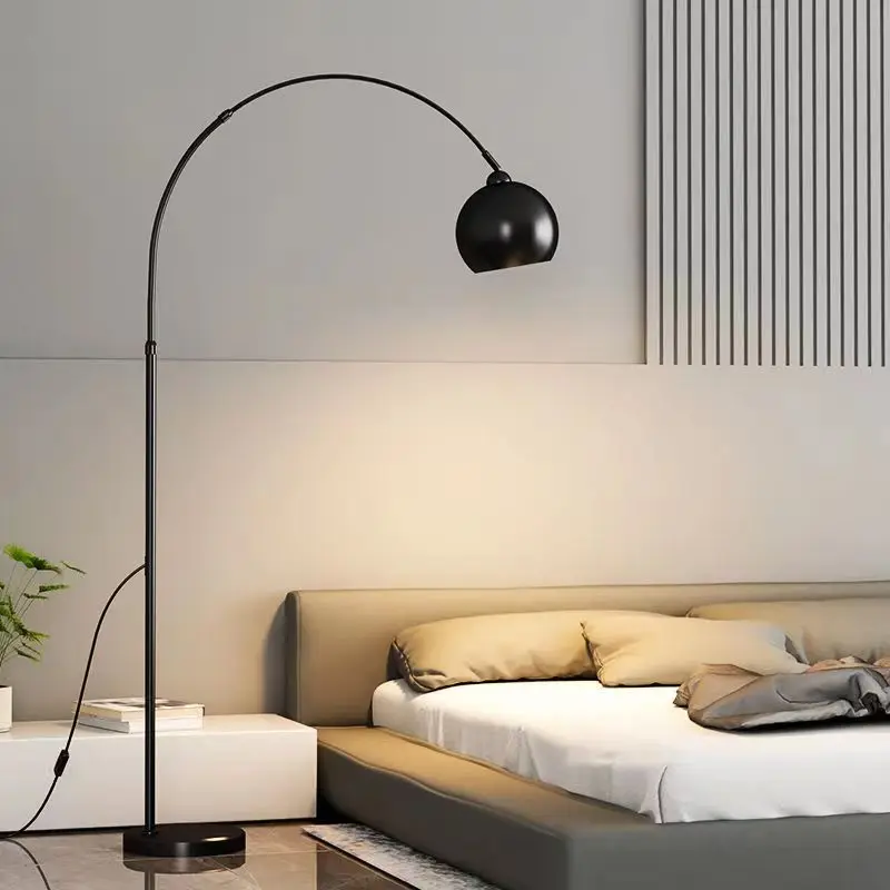 LED-Stehlampe Chrom poliert, dimmbar – Tripotys