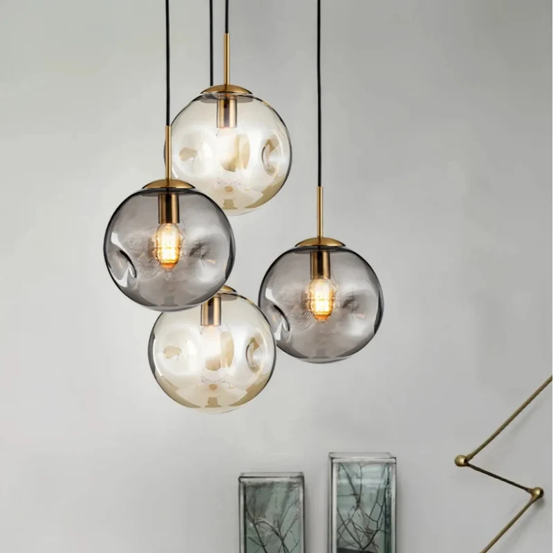 Moderne Pendelleuchte aus mundgeblasenem Glas für das Esszimmer