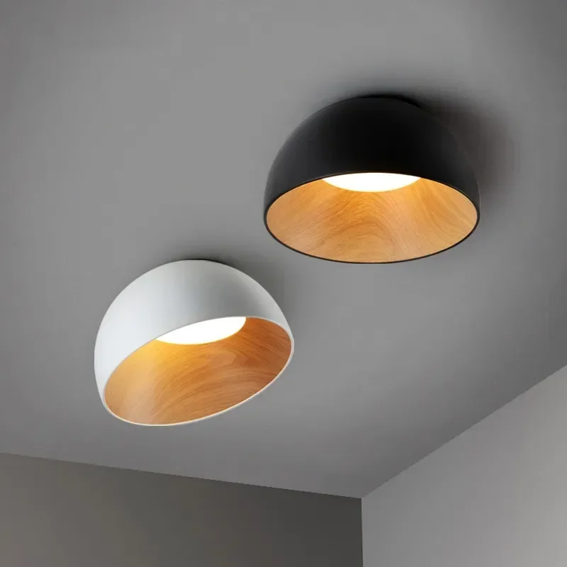 Moderne Deckenleuchte aus schwarzem Metall und Holz – Maderique