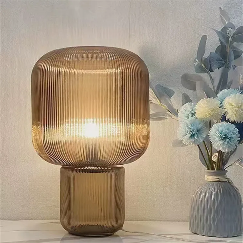 Minimalistische Glas-Tischlampe für Schlafzimmer – Armoniqui