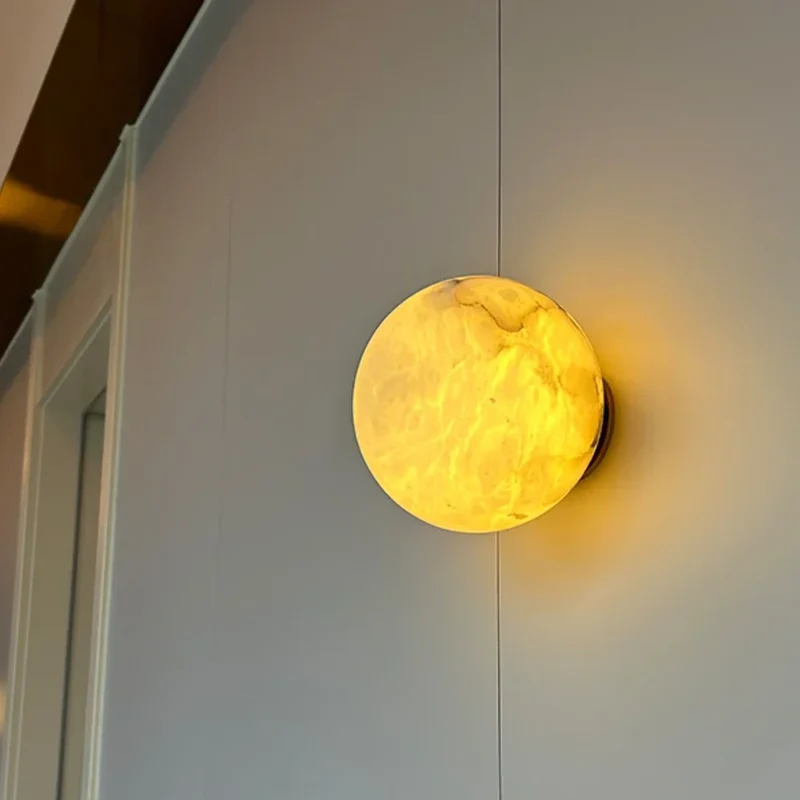 Wandleuchte aus Marmor und Kupfer – Seraphia