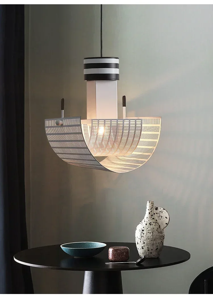 Moderne Schwarz-Weiß Pendelleuchte für Wohnzimmer – Zébrano