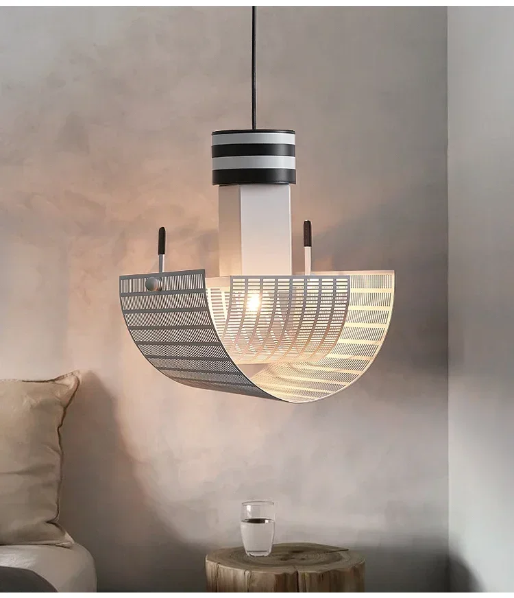 Moderne Schwarz-Weiß Pendelleuchte für Wohnzimmer – Zébrano