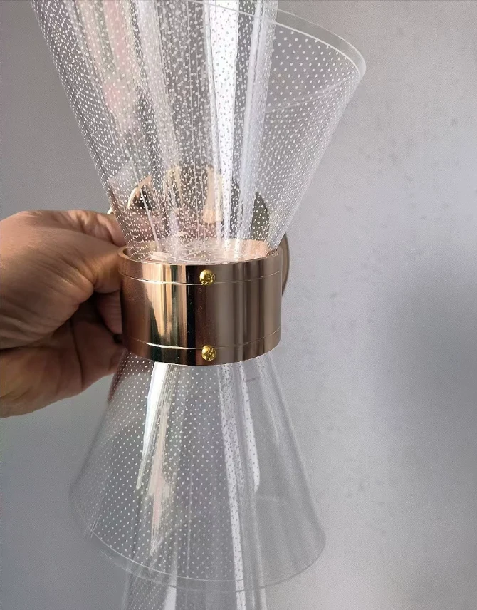 LED-Wandleuchte in Gold-Optik – Diceptia