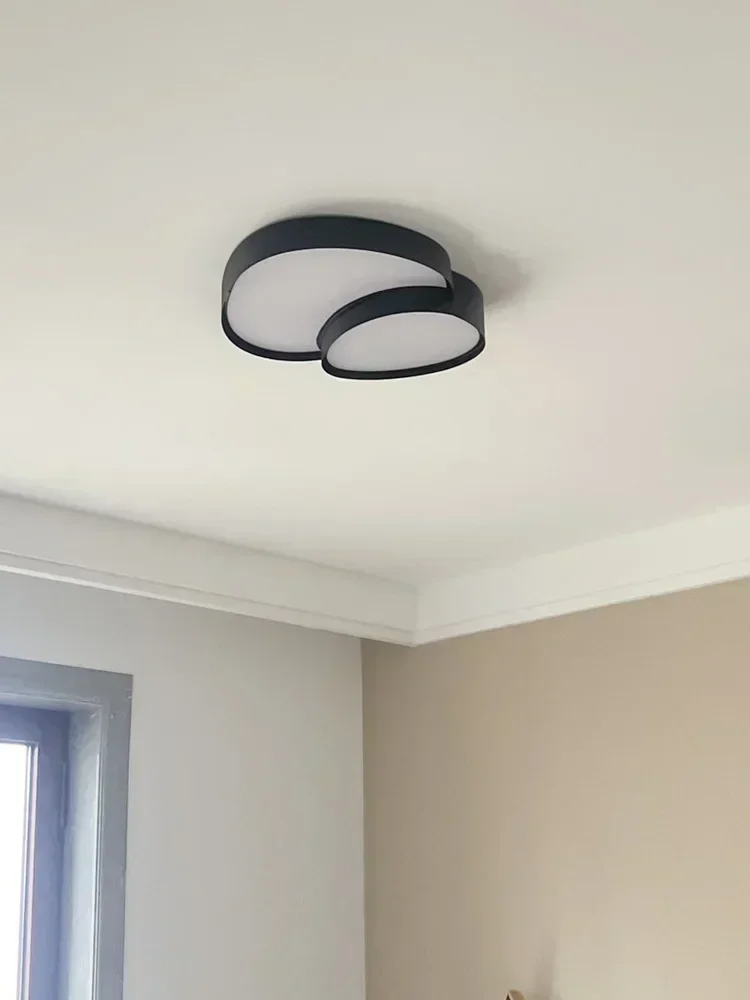 Moderne Deckenleuchte aus schwarzem Eisen für Wohnzimmer – Célestrium