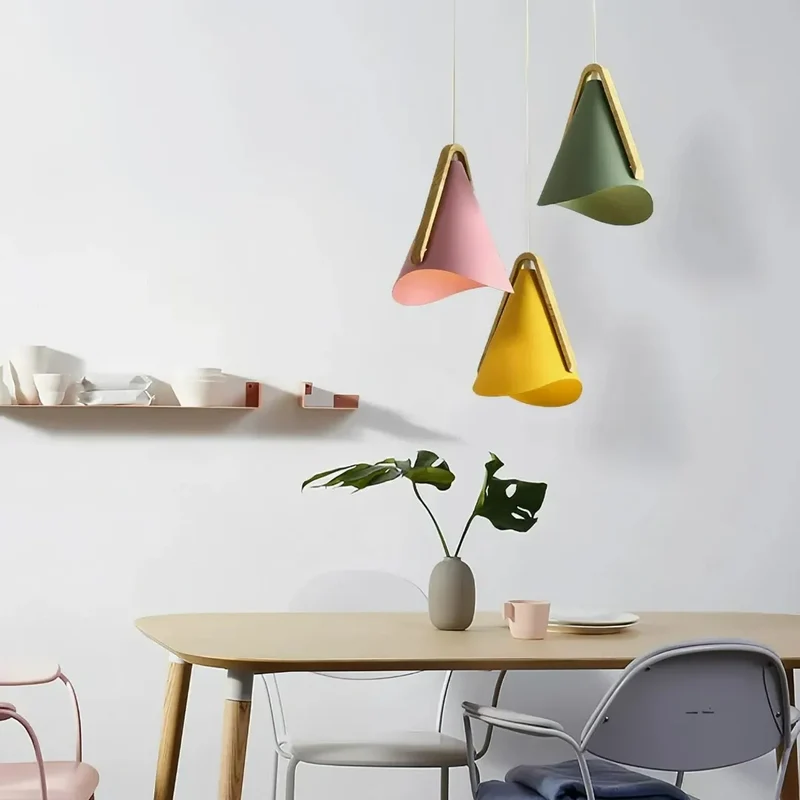 Skandinavische Macaron Pendelleuchte in Kegelform für das Esszimmer