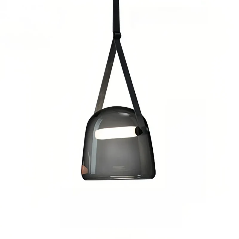 Moderne Pendelleuchte aus Glas und Leder im Helmdesign fürs Esszimmer