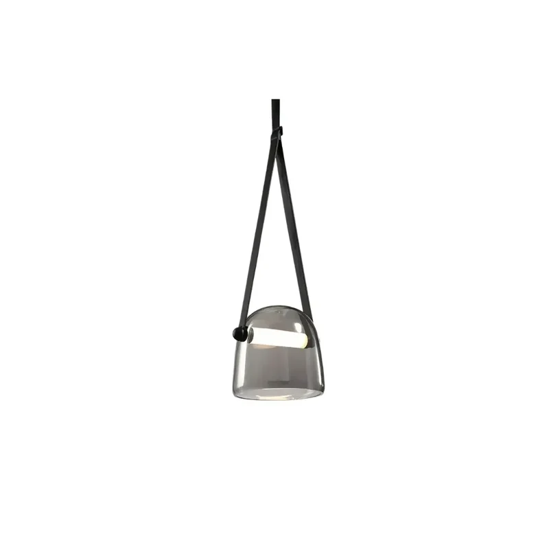 Moderne Pendelleuchte aus Glas und Leder im Helmdesign fürs Esszimmer