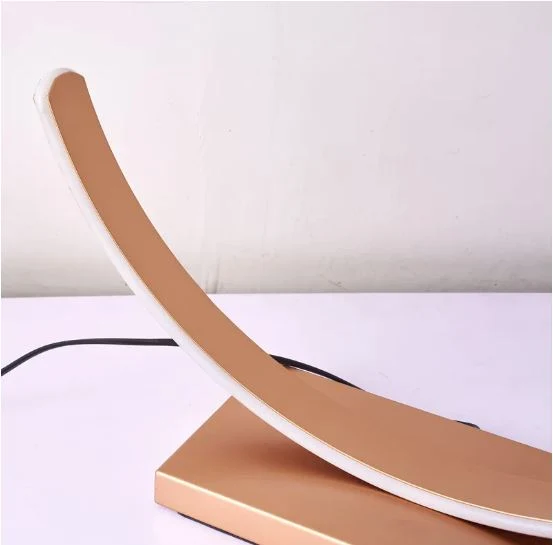 Goldene Metall-Tischlampe für Schlafzimmer – Arcenciel
