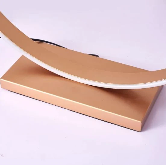 Goldene Metall-Tischlampe für Schlafzimmer – Arcenciel