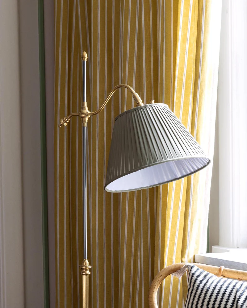 Golvlampa - Gullberg mässing, olivgrön skärm