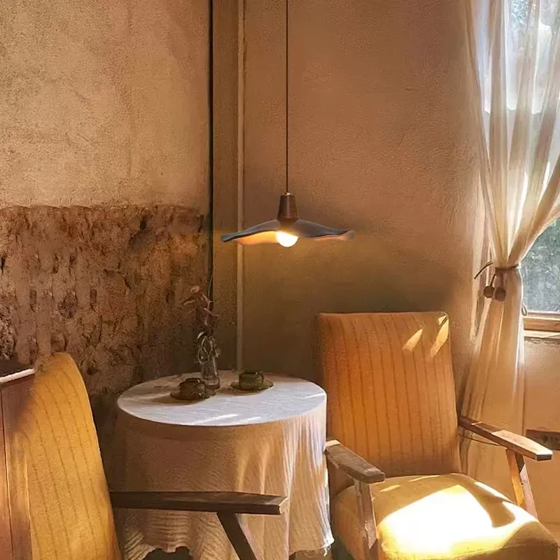 Wabi-Sabi Hängeleuchte aus Harz für Wohnzimmer und Schlafzimmer – Mélithos