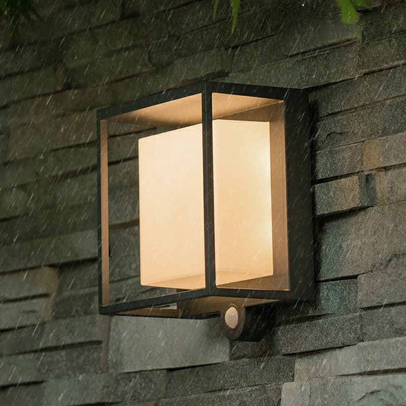 Moderne Solar-Wandleuchte aus Acryl – Célestron