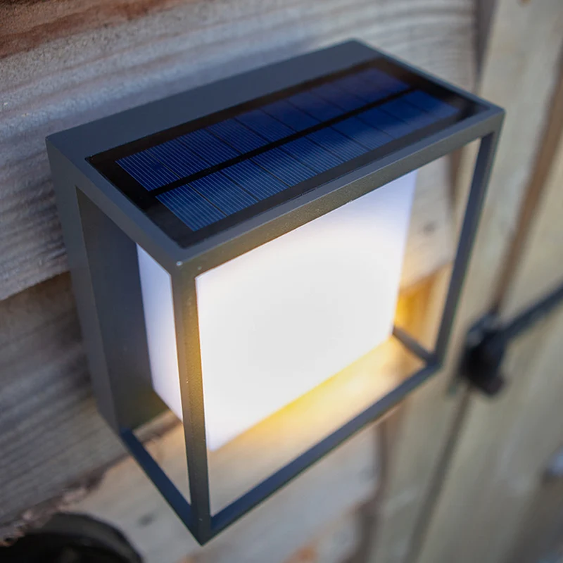 Moderne Solar-Wandleuchte aus Acryl – Célestron
