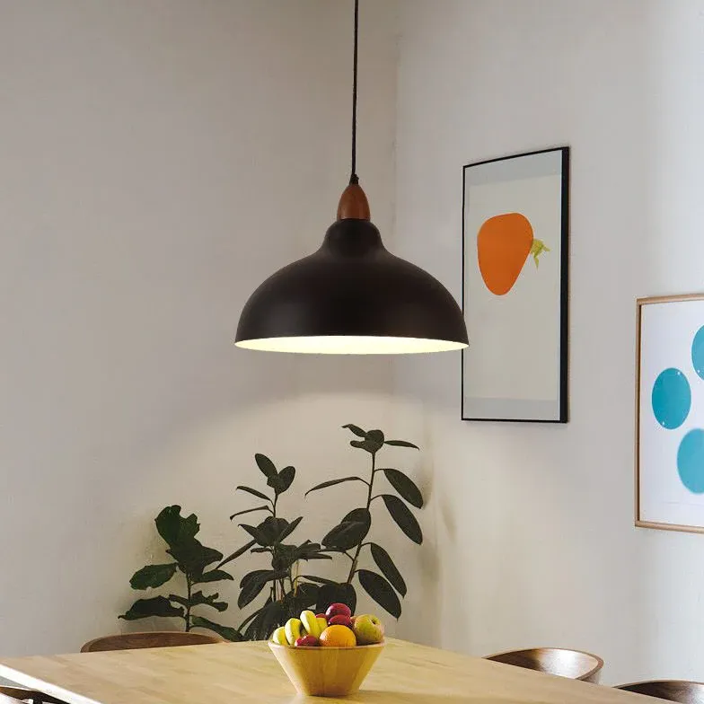 Skandinavische Pendelleuchte aus Metall fürs Esszimmer